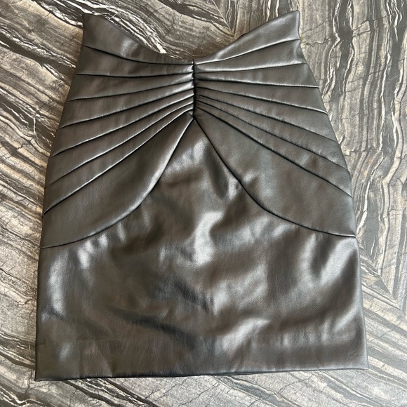 NWT - Beverly Hills Heiress: Vegan Leather Skirt Sz XXS color black - Picture 4 of 7